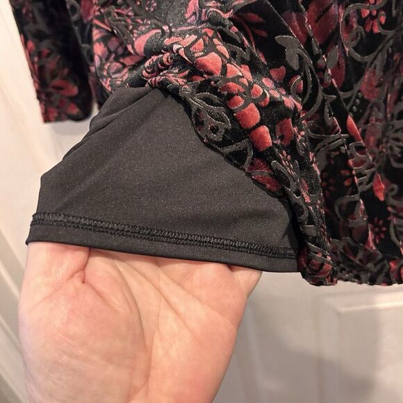 Chicos Velvet Burnout Floral Sheer Lined Mock Neck 3/4 Sleeve Blouse Size XL Top - Picture 8 of 9